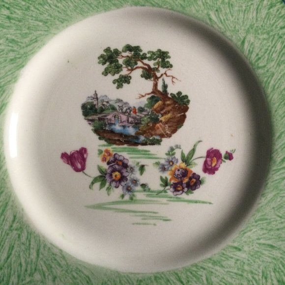 Set of 2 vintage H & K TUNSTALL made in England small dish plates 6.5" - Picture 9 of 12